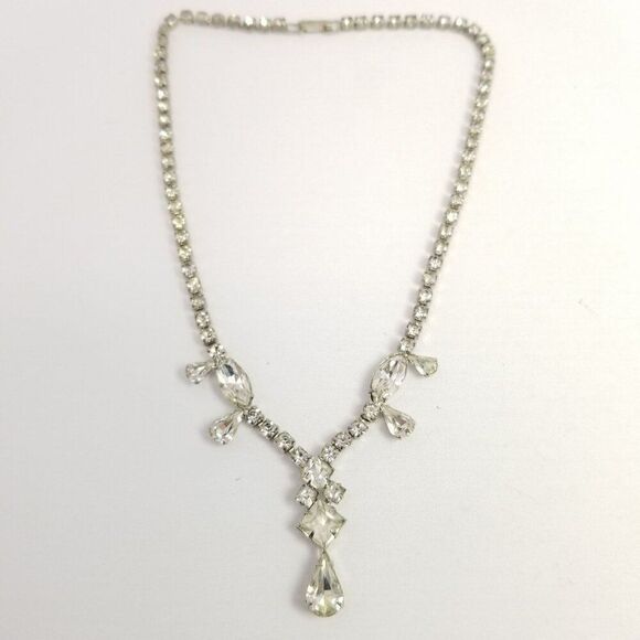 Vintage Rhinestone V Shape Design Necklace, Silver Tone Prong Set Retro Estate - Picture 2 of 8
